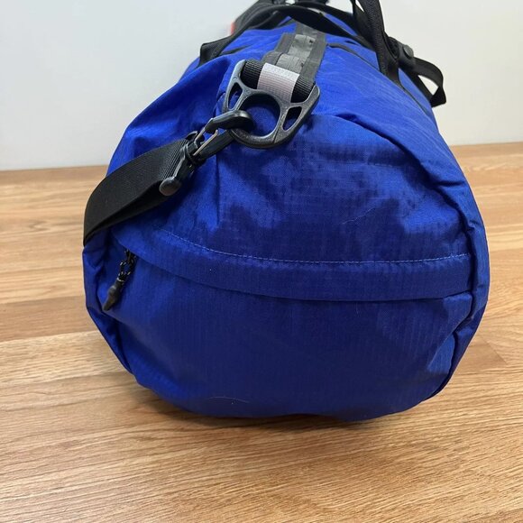 OGIO Fuse 35 L Duffel Bag Cobalt Blue Lightweight with Company Logo NEW - Picture 4 of 7